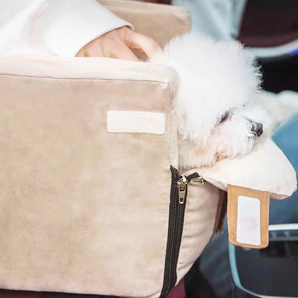 車の犬用ベッド 小型犬用バスケット ペット用温かいペット用品 猫用品 ケージ 猫用子犬ソファバスケット